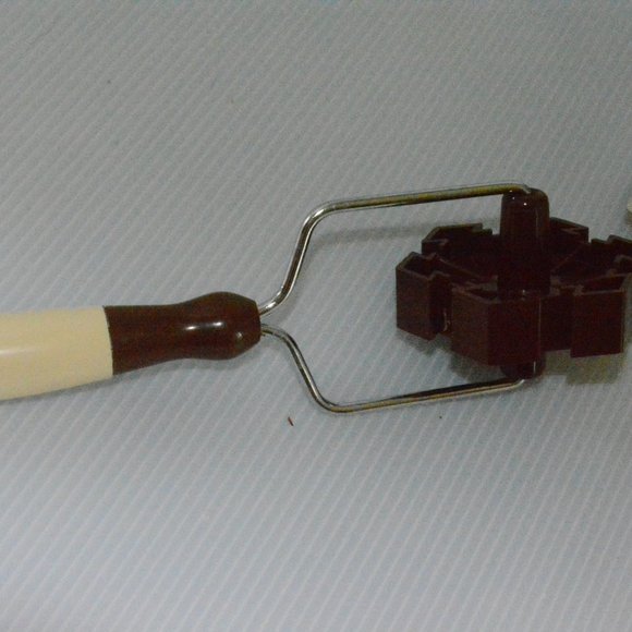 VTG Rolling Cookie Cutters 12 Shapes Fox Run 1984 - Picture 5 of 8